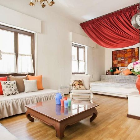Vintage Charm By The Acropolis! Apartment เอเธนส์ ภายนอก รูปภาพ