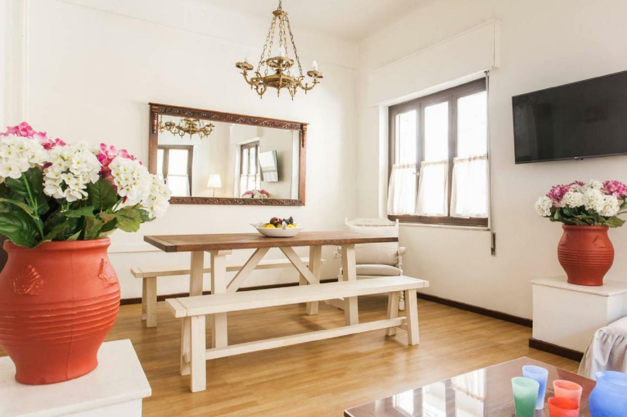Vintage Charm By The Acropolis! Apartment เอเธนส์ ภายนอก รูปภาพ